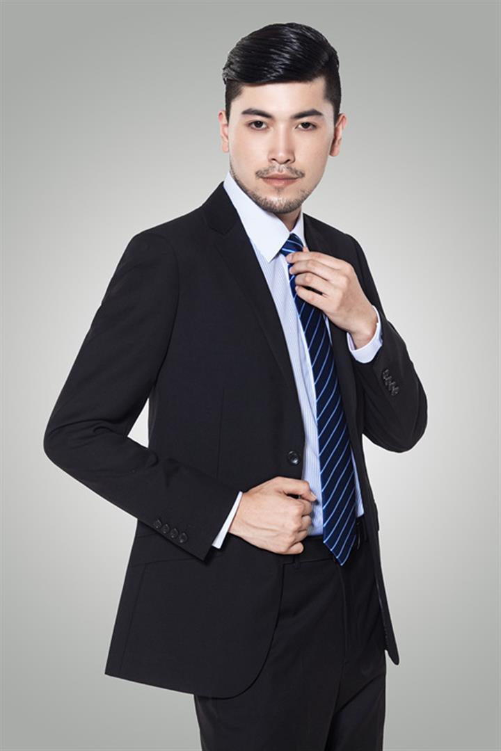 纪南川 视觉与舞美负责人